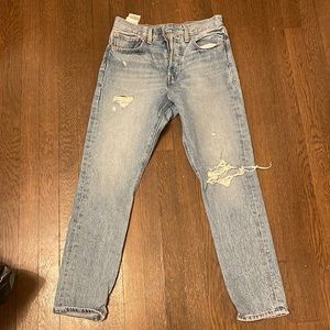 Levi’s medium wash skinny jeans
